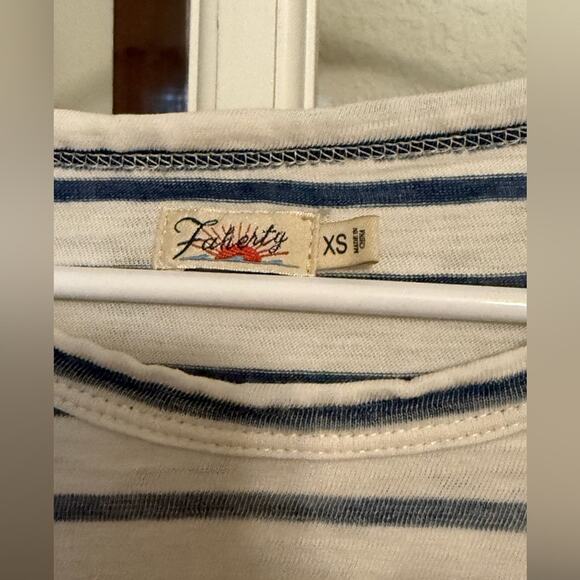 Faherty women’s cotton sun washed slub knit long sleeve navy striped shirt XS - Picture 2 of 7